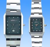 Suppliers accessory online catalog wholesale square face fashion watch set for couple. Cool black color with unique square face design, a perfect body accessory for the elegant and fashion couple.