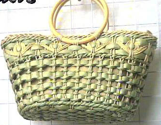 New summer fashion huge online shop wholesale retan blade greenish fashion handbag with bamboo handle. Elegant, fashion and natural looking. Perfect for every occassion!
