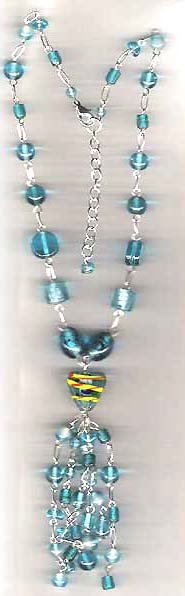 2004 fashion necklace trend wholesale manufacturers online presenting blue beaded fashion necklace with heart link blue beaded pendant dangle. Every femal on Earth can not resist this shiny beauty!