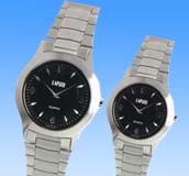 Fashion jewelry and accesory supplier online wholesale fashion watch jewelry set. Black clock face combined with unique bang design creats an cool and mystery look!