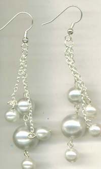 Pearl earring collectible fashion trend wholesale online offering fashion peral chain earring with fish hook for convenience closure. Perfect for bridal match up!