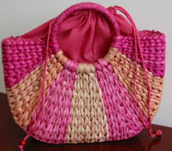 Shopping online gift accesory wholesale manufacturers online presenting pinky double handbag with inner bag layer. pink and yellow pattern design retan outer layer plus pinky polyester inner bag. Perfect for every occassion!